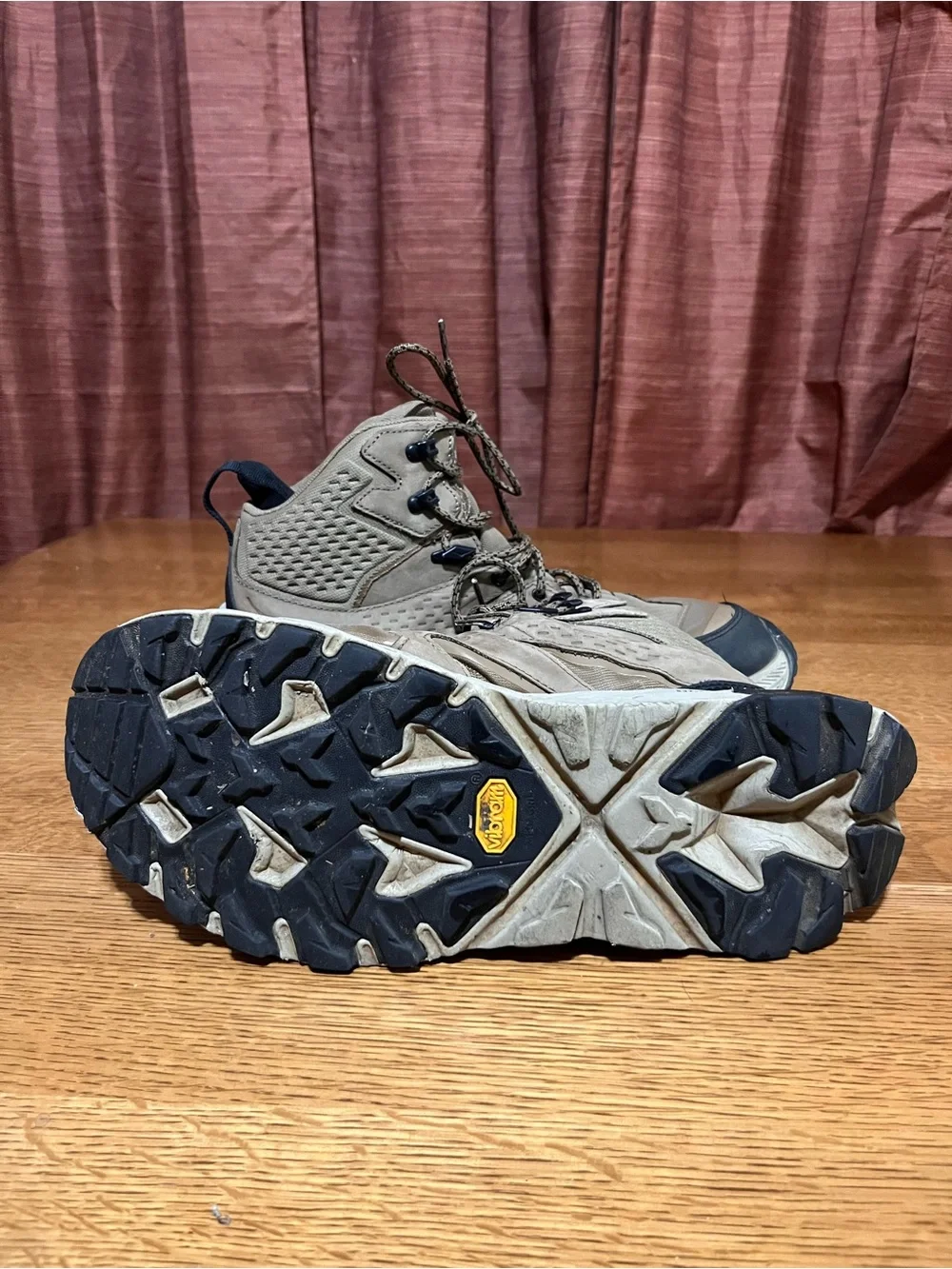Hoka Anacapa Mid GTX 1122018 Mens 10.5 Brown Waterproof Hiking Boots Vibram